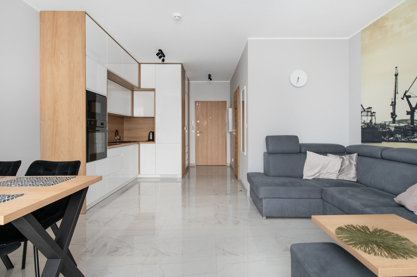 COSMO RADOMSKI, KNIECZYŃSKI, MEGGER SPÓŁKA JAWNA - 5