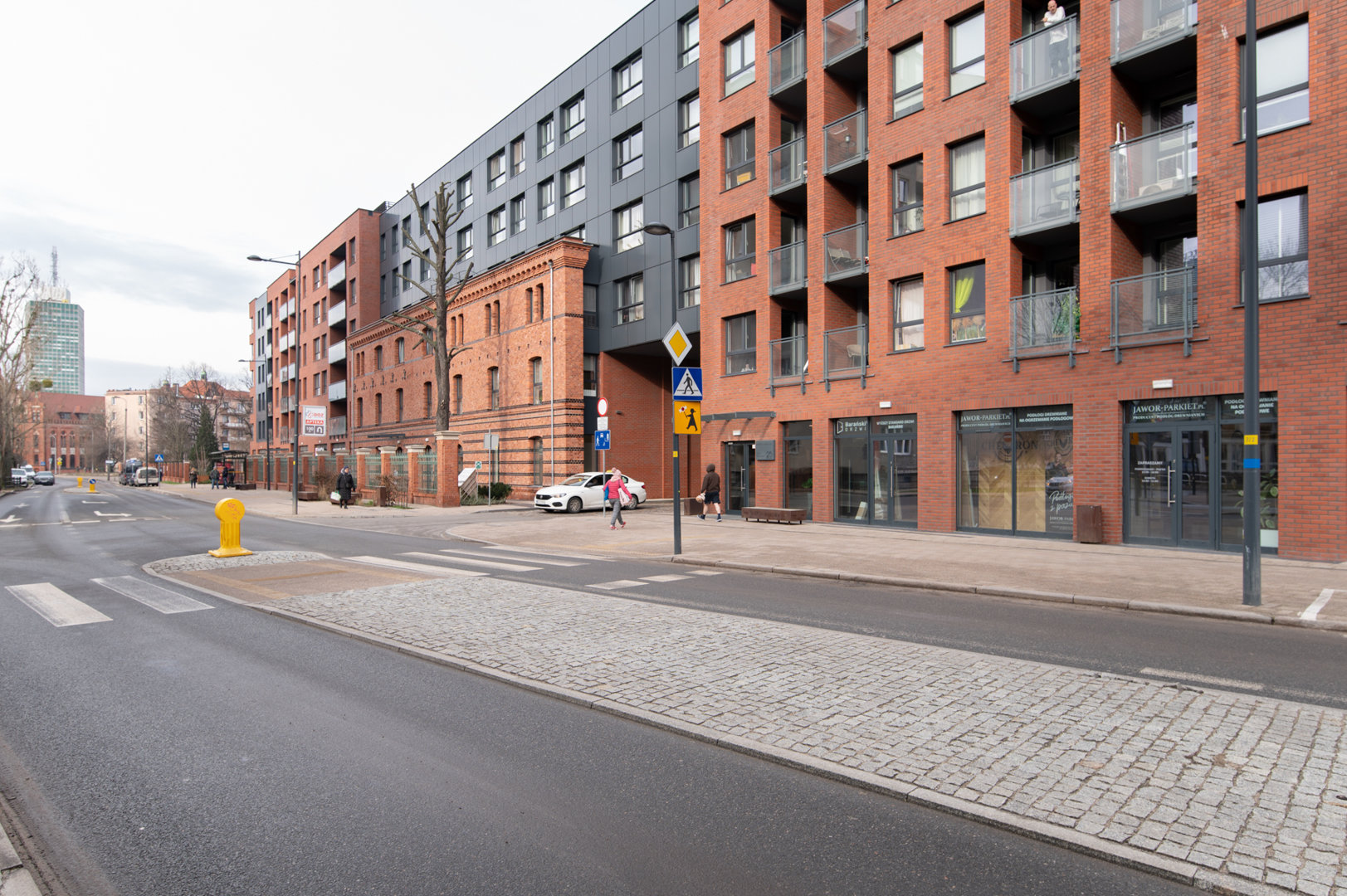 COSMO RADOMSKI, KNIECZYŃSKI, MEGGER SPÓŁKA JAWNA - 18