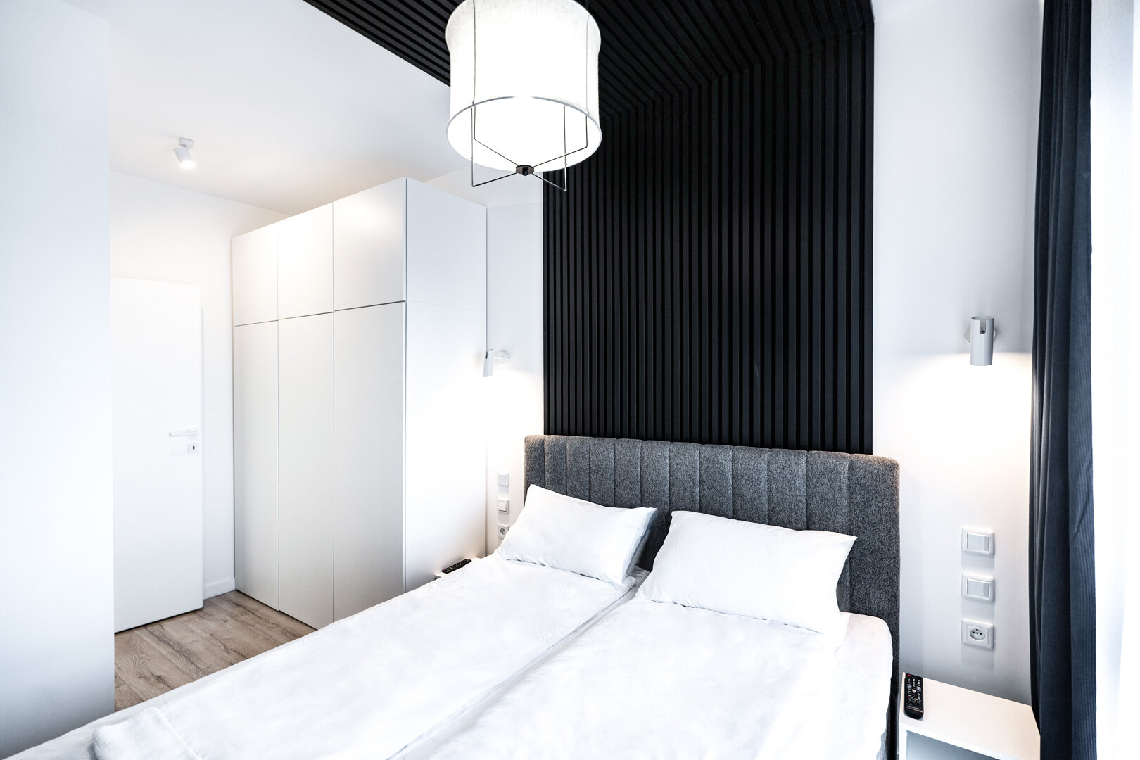 COSMO RADOMSKI, KNIECZYŃSKI, MEGGER SPÓŁKA JAWNA - 4