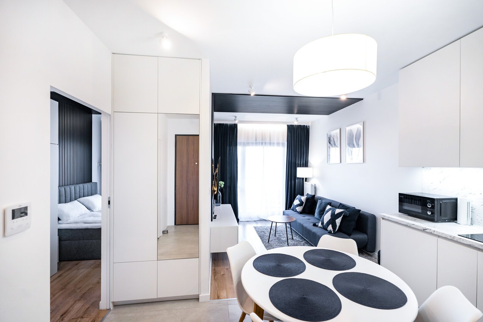 COSMO RADOMSKI, KNIECZYŃSKI, MEGGER SPÓŁKA JAWNA - 6