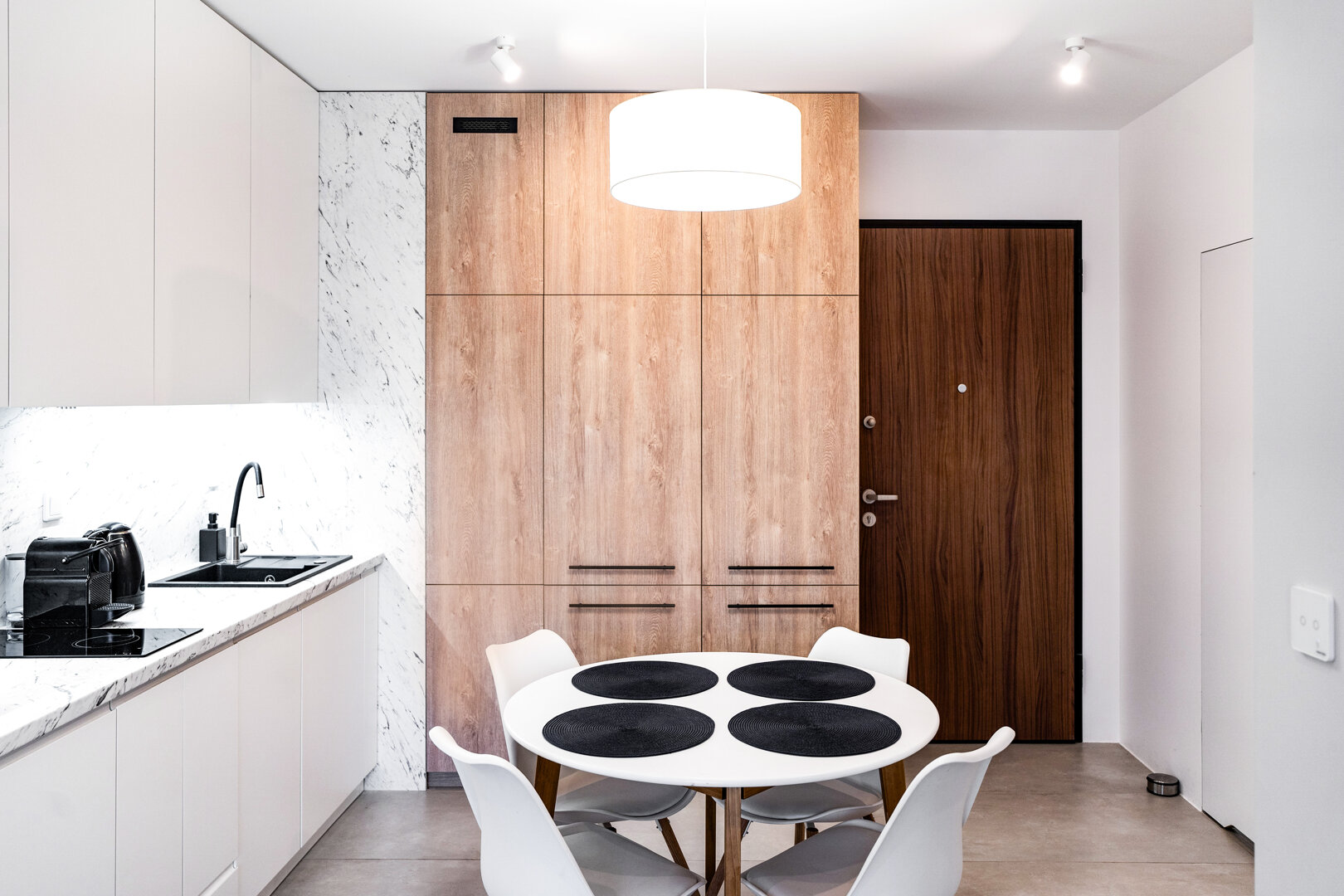 COSMO RADOMSKI, KNIECZYŃSKI, MEGGER SPÓŁKA JAWNA - 10