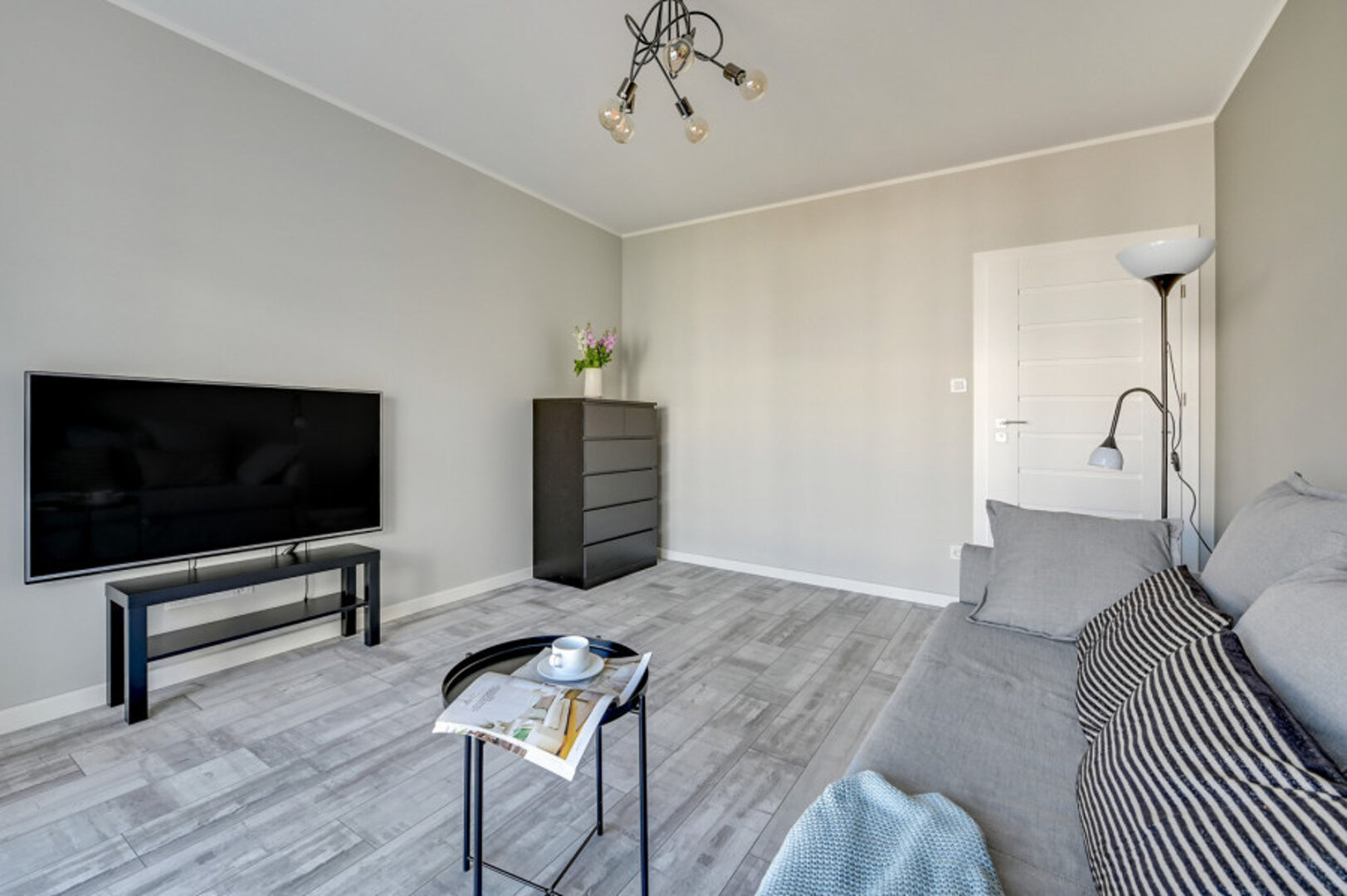 COSMO RADOMSKI, KNIECZYŃSKI, MEGGER SPÓŁKA JAWNA - 6