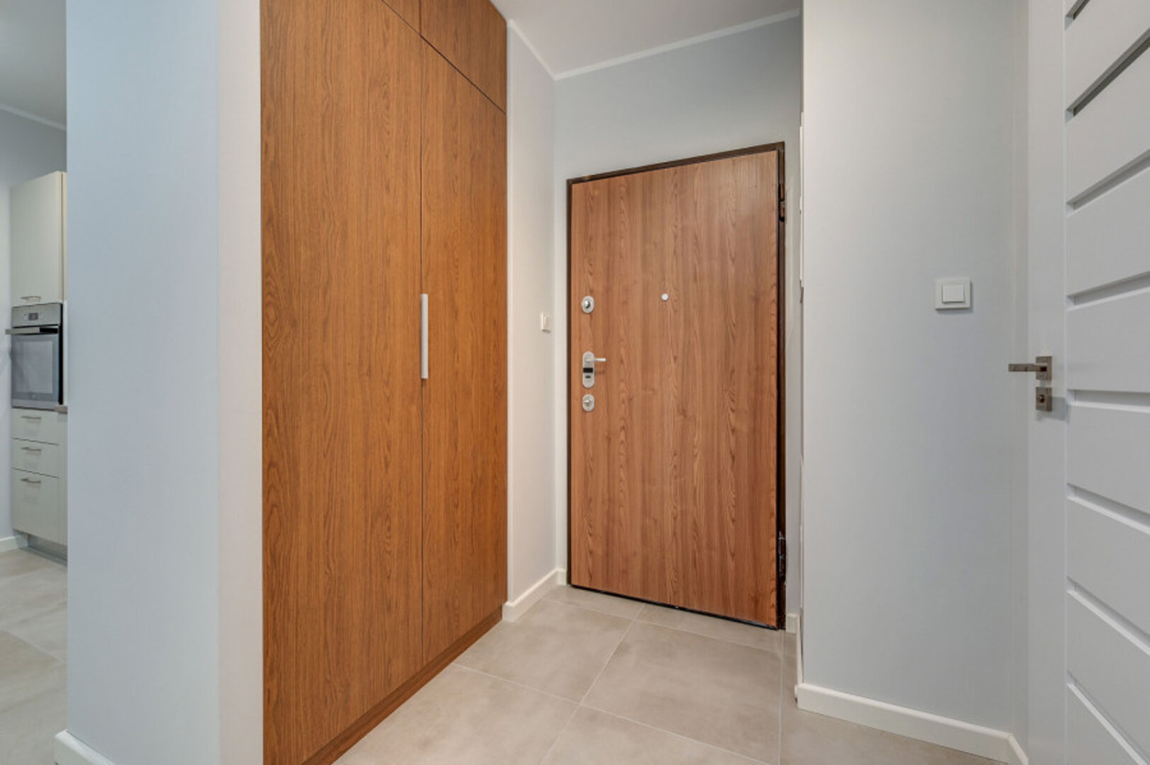 COSMO RADOMSKI, KNIECZYŃSKI, MEGGER SPÓŁKA JAWNA - 8