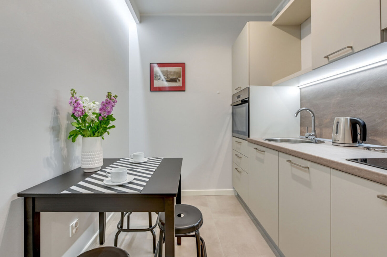 COSMO RADOMSKI, KNIECZYŃSKI, MEGGER SPÓŁKA JAWNA - 9