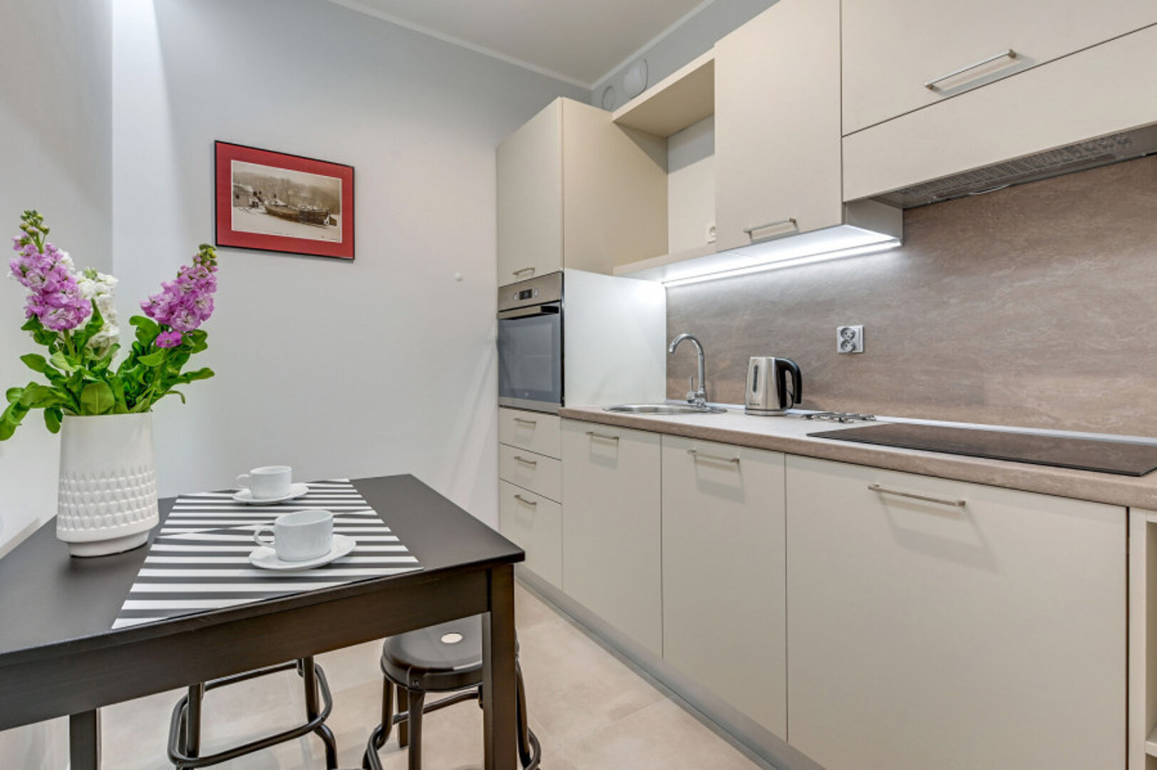 COSMO RADOMSKI, KNIECZYŃSKI, MEGGER SPÓŁKA JAWNA - 10